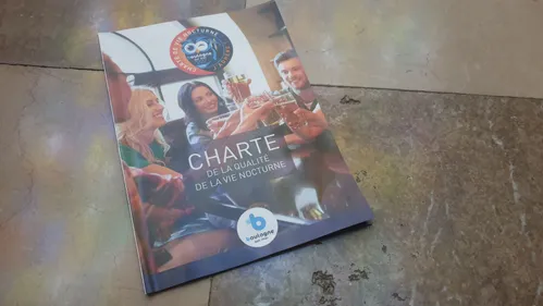 Une vingtaine de bars, restaurants et discothèques signent la...