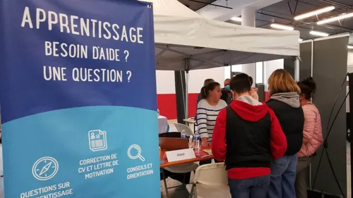 Logement, santé, emploi, bourse: le salon de l'info jeunesse répond...