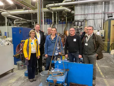 Acheter des boules de Noël tout en faisant un don à l'UNICEF c'est...