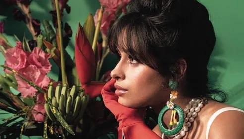 Camila Cabello chante Noël !