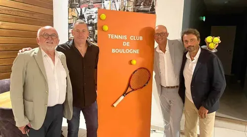 Henri Leconte, parrain du projet de rénovation du tennis de la...