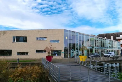 Des fissures dans la maison de quartier du Courghain, la ville la...