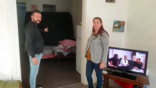 10 jours après l'incendie rue Yvart, certaines familles attendent...