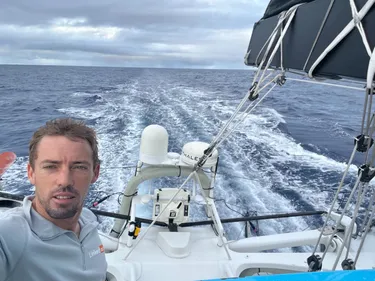 Thomas Ruyant toujours en tête de la Route du Rhum en Imoca