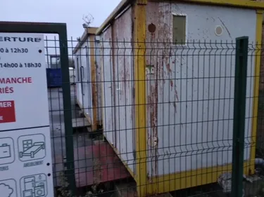 Les locaux de la déchetterie de Steenbecque aspergés d'excréments