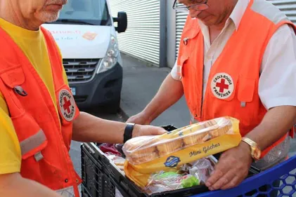 La Croix Rouge aide de plus en plus de personnes, avec de moins en...