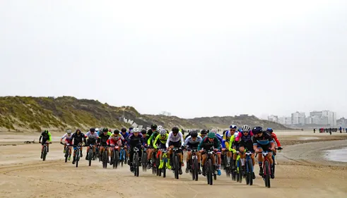 Le VTT sur la plage, de plus en plus tendance, la preuve avec...