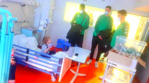 Les joueurs de l'ESSM, géants verts au grand cœur auprès des...