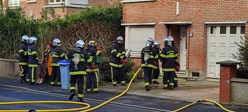 Une maison gravement endommagée par un incendie ce midi