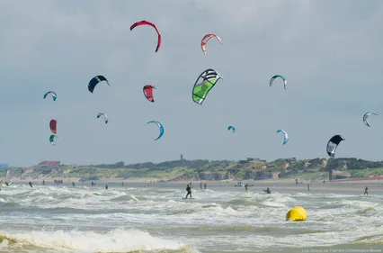 Dunkerque va accueillir cet été les championnats du Monde de kitesurf