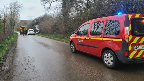 Wimille: une personne meurt piégée dans sa voiture en feu après un...