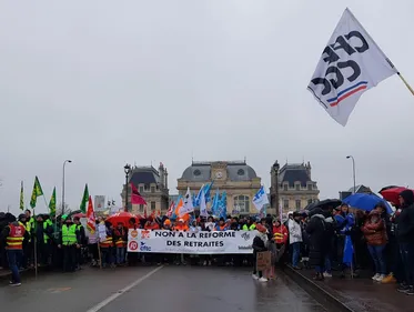 Saint-Omer : les femmes en tête de cortège