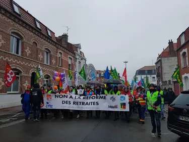 1200 personnes ont marché contre la retraite et pour les droits des...