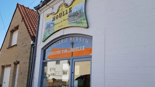 A la distillerie de Houlle, on vend du genièvre aux carnavaleux