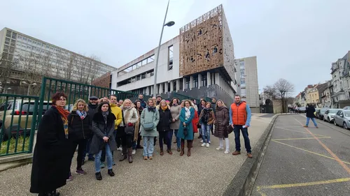 Le 1er jour des épreuves du bac perturbé par une grève des...