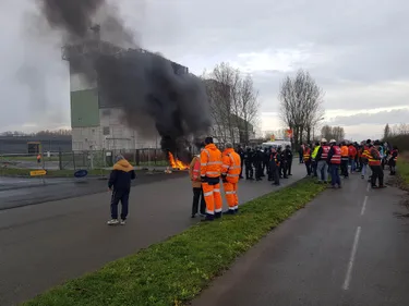 L’incinérateur et les camions poubelles de Dunkerque bloqués ce...