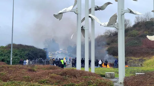 Boulogne: 9000 manifestants, des blocages et des affrontements à...