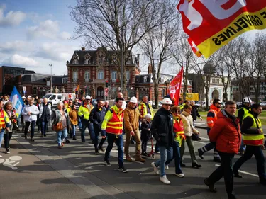 Le Gouvernement annonce qu'il va utiliser le 49-3 pour faire passer...