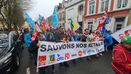 Boulogne : la pluie ne décourage pas les opposants à la réforme des...