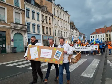Saint-Omer : un cortège à la nuit tombée contre la réforme des...