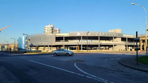 Des rodéos urbains dans le nouveau parking de Capécure, le maire...