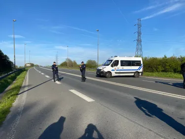 Evacuation en cours au camp de fortune de Mardyck