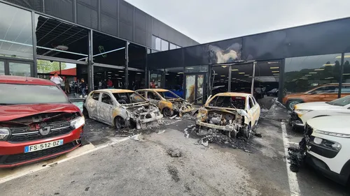 Un feu de voitures boulevard de la Liane à Boulogne