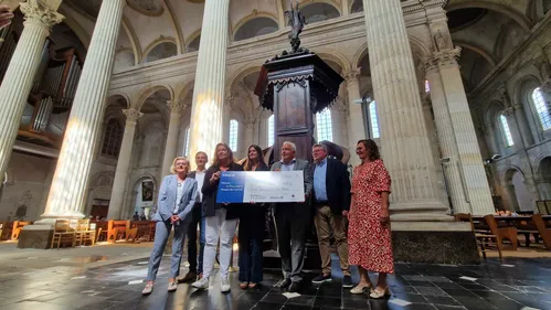 Boulogne reçoit 8000€ pour restaurer la chaire de sa cathédrale