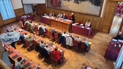 Colère du maire, départ de 2 élus: que s'est-il passé vendredi soir...