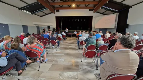 Projet de ferme d'élevage de saumons: des Boulonnais inquiets,...