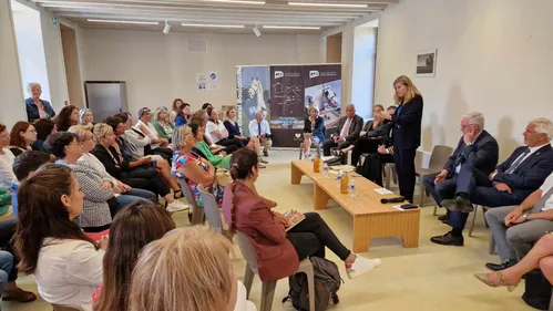 "Osez": à Samer, la présidente de l'Assemblée Nationale incite les...