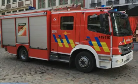 Un accident de la route se transforme en violent incendie et fait...