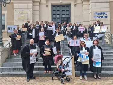 Le personnel de greffe mobilisé devant le tribunal de Dunkerque