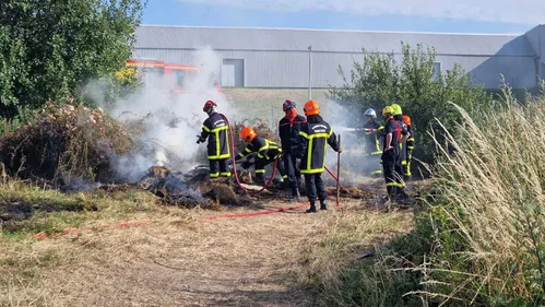Boulogne: un feu de végétation rapidement maîtrisé derrière le...