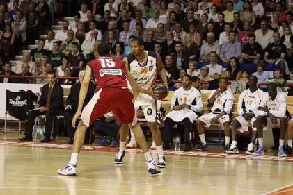 Entre la vie et la mort… l'ancien basketteur de Gravelines Ludovic...