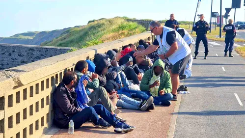 Boulogne: l'association d'aide aux migrants Osmose62 a un an, et de...