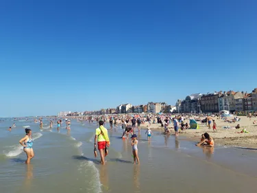 Des touristes à Dunkerque malgré la météo