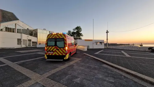 Boulogne: un homme réanimé sur la plage après une chute dans le port