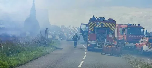 Impressionnant incendie à Millam
