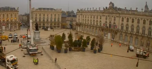 Le sapin de Noël installé ce vendredi place Stanislas à Nancy