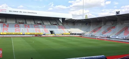 ASNL : Présentation des nouveaux maillots et de la nouvelle pelouse