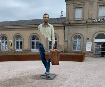Lunéville : Le voyageur déchiré débarque en gare