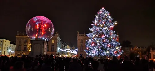 Nancy : le sapin de la Place Stanislas c'est fini