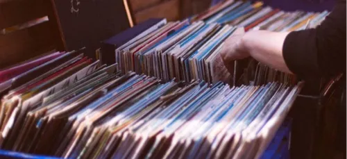 A la recherche du vinyles de DVD ou encore CD vous trouverez votre...