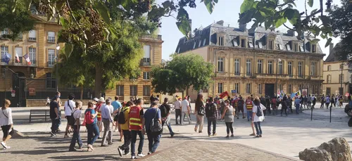 Travailleurs et retraités réunis pour une manifestation à Metz ce...
