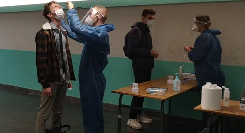 Covid-19 : des tests antigéniques gratuits et plus rapides pour les...