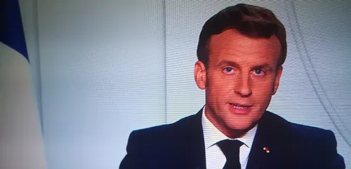 Covid-19 : Emmanuel Macron annonce un nouveau confinement et de...