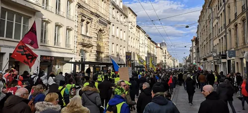 Manifestation contre la gestion de la crise sanitaire ce samedi à...