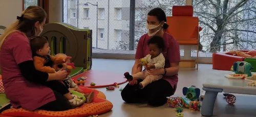 Moselle : des masques transparents aux professionnels de la petite...