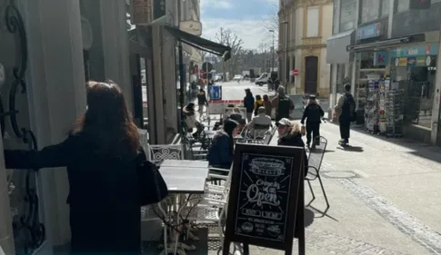 Luxembourg : Le plaisir d’un premier café en terrasse